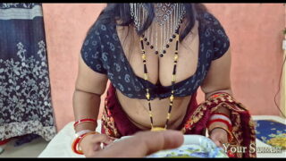 Indische Tante wurde geil und von Jungen gefickt
