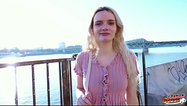 DEUTSCHE SPÖKIN – Schlanke deutsche Teenagerin Amber Kawaii erlebt bei Casting-Sex einen heftigen Orgasmus.