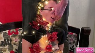 BDSM-gefesselte Schlampe bekommt einen Gesichtsspritzer – Böser Karneval PMV